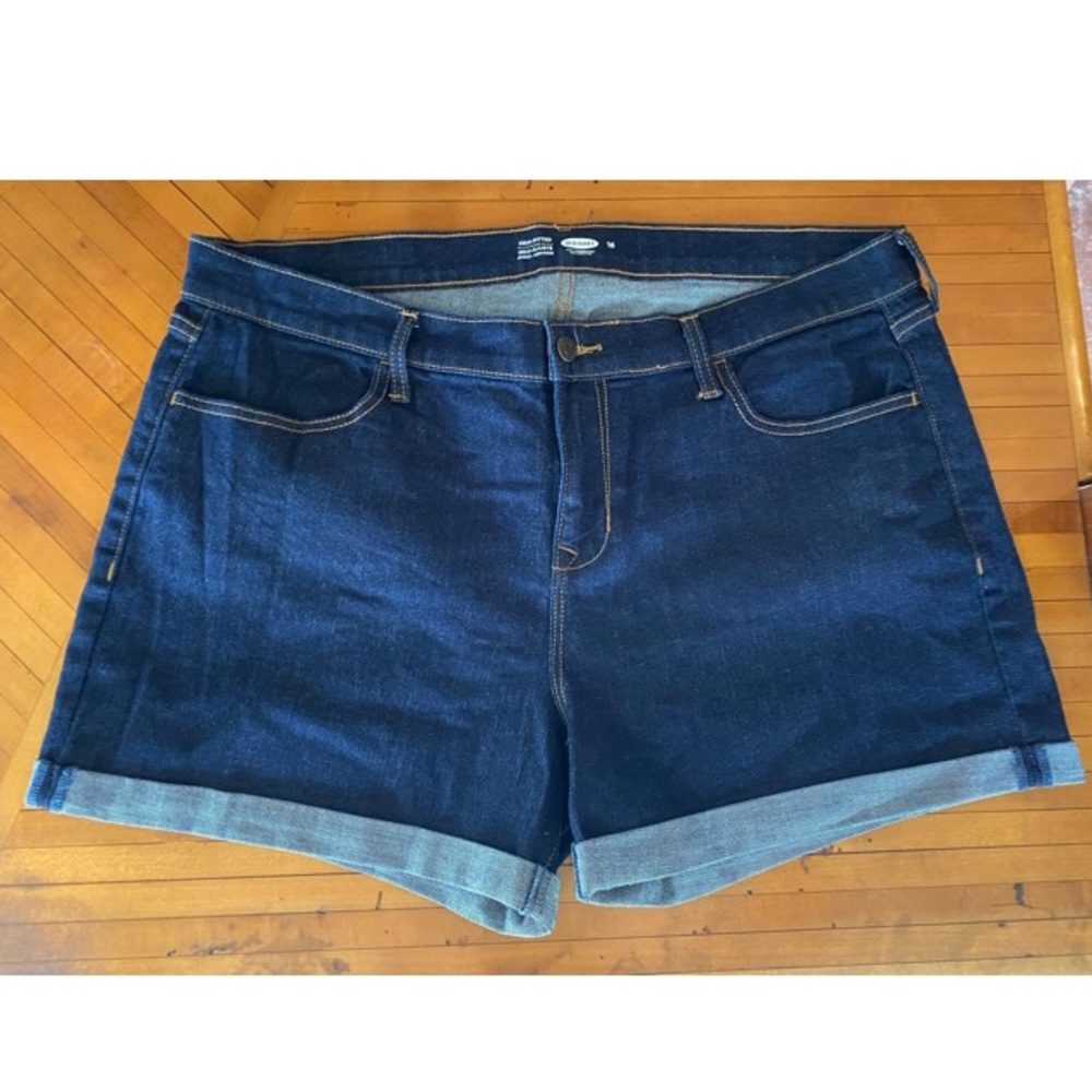 LAST CHANCE-Old Navy Semi Fitted Denim Shorts NWOT